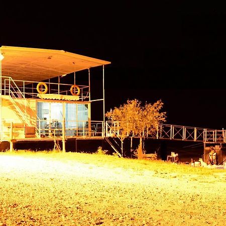 Hotel Delta Pontoon Mahmudia Esterno foto