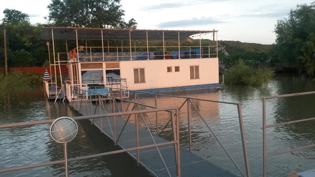 Hotel Delta Pontoon Mahmudia Esterno foto